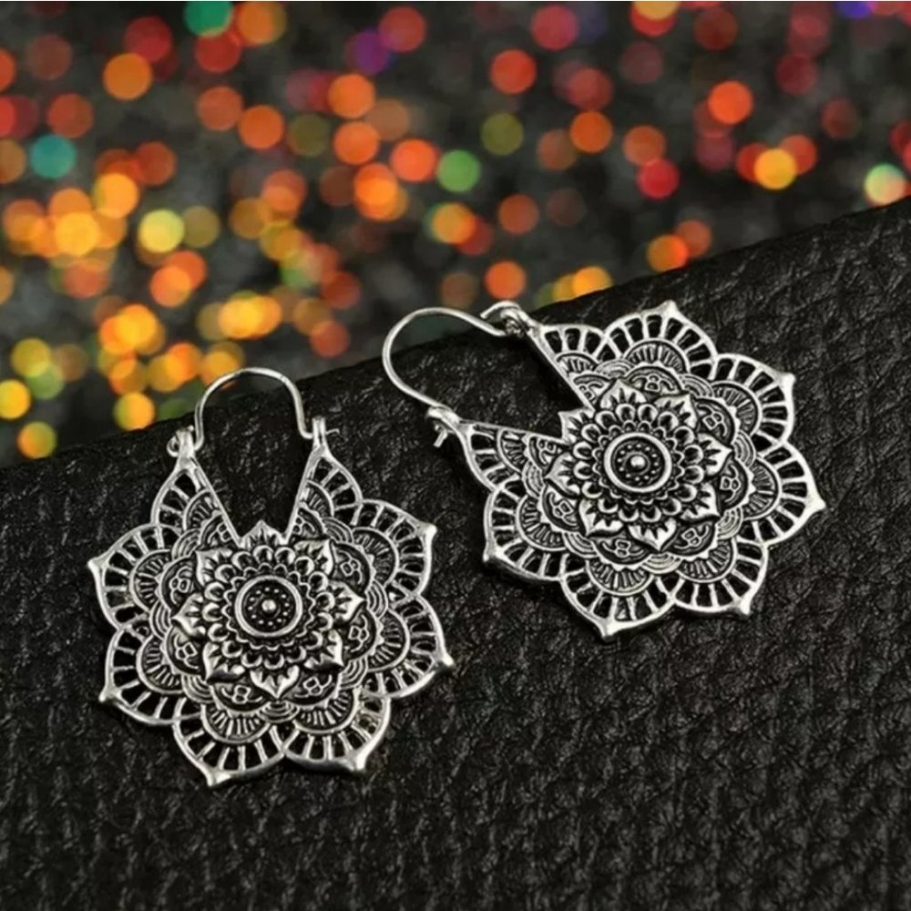 37876S Mandala Drop Earrings Silver